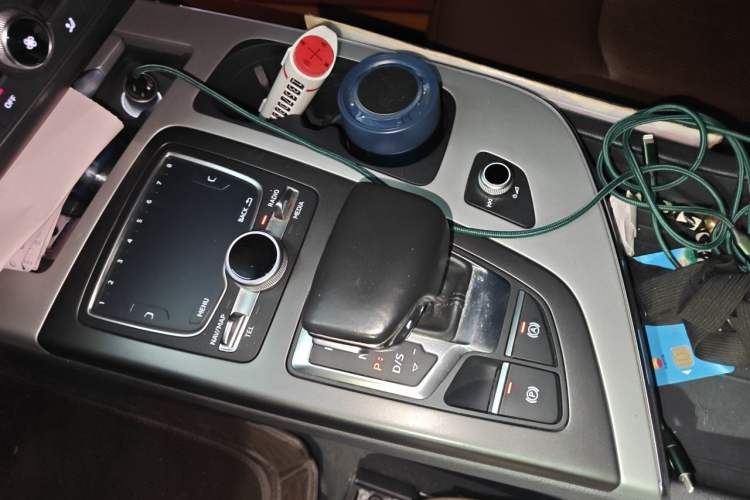 Used Audi Q7 2018 40 TFSI Comfort Model Gear Lever