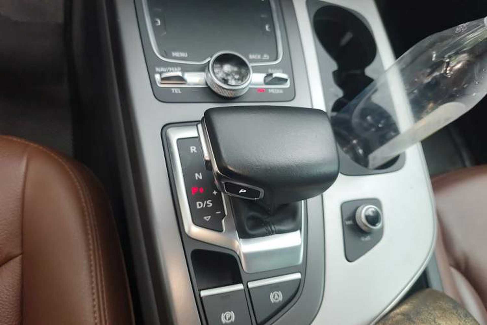 Used Audi Q7 2018 45 TFSI Technology Edition Gear Lever