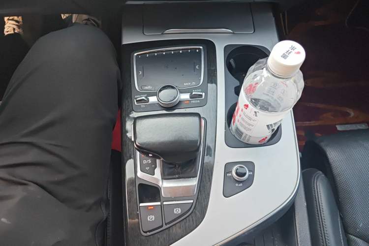 Used Audi Q7 2018 45 TFSI Prestige Edition Gear Lever