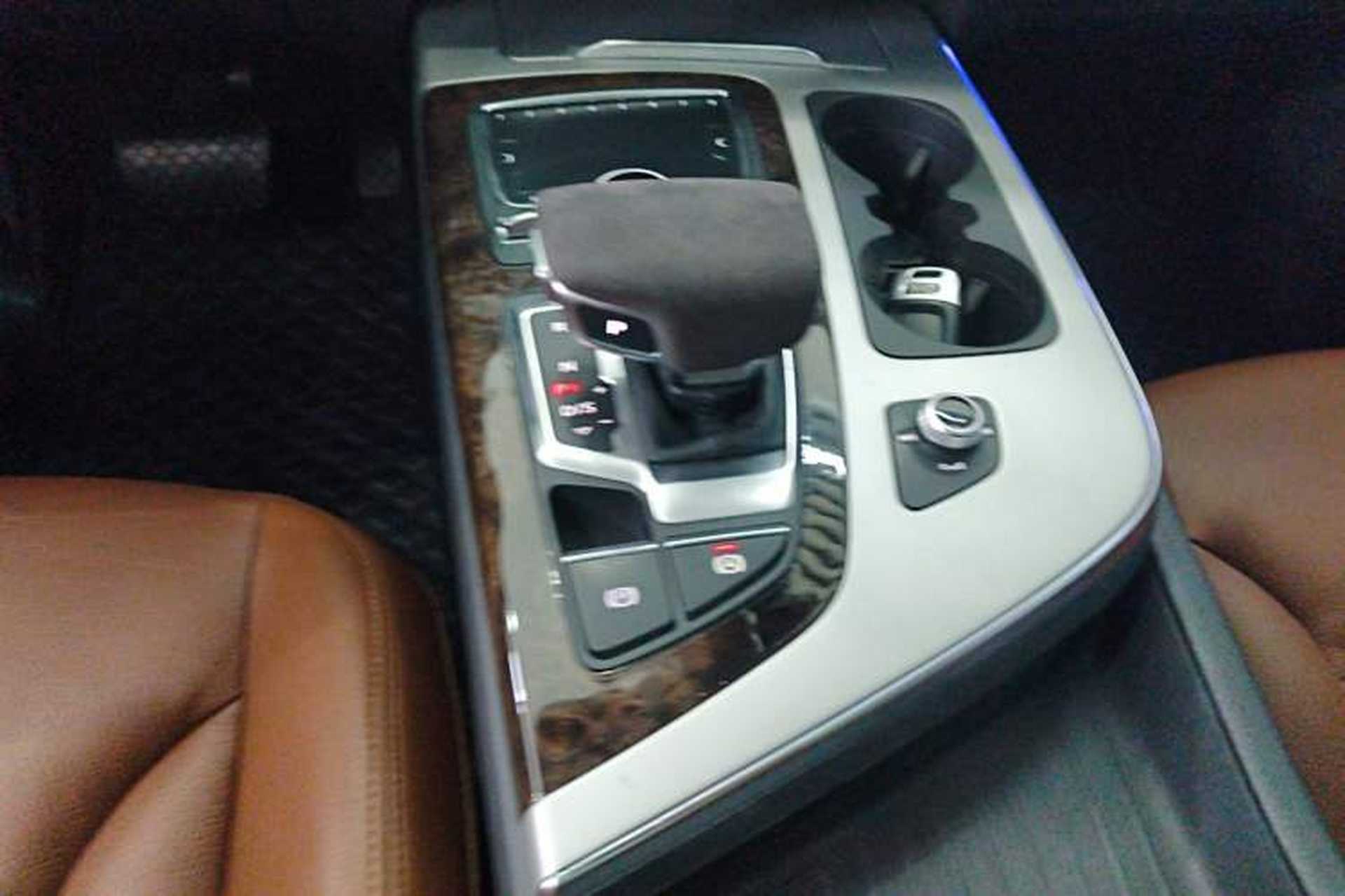 Used Audi Q7 2018 45 TFSI S line Sport Edition Gear Lever
