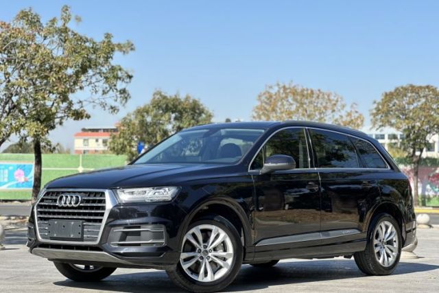 Used Audi Q7 2018 40 TFSI Comfort Model