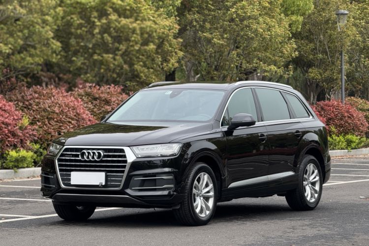 Used Audi Q7 2018 40 TFSI Comfort Model Guazi used car, China used car export, Used car for sale, Used cars, Cheapest cars for sale