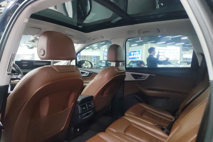 Used Audi Q7 2018 45 TFSI Technology Edition Headliner