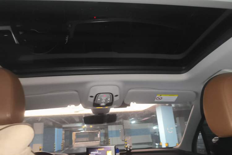 Used Audi Q7 2018 40 TFSI Comfort Model Headliner
