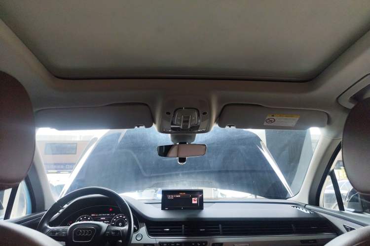 Used Audi Q7 2018 40 TFSI Comfort Model Headliner