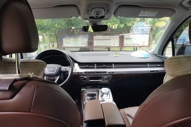 Used Audi Q7 2018 45 TFSI Technology Edition Headliner