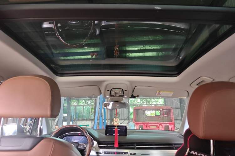 Used Audi Q7 2018 40 TFSI Comfort Model Headliner