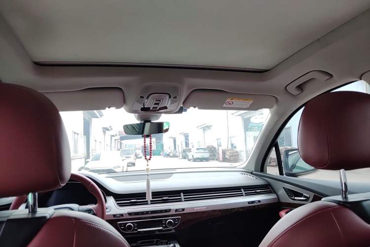 Used Audi Q7 2018 45 TFSI Technology Edition Headliner