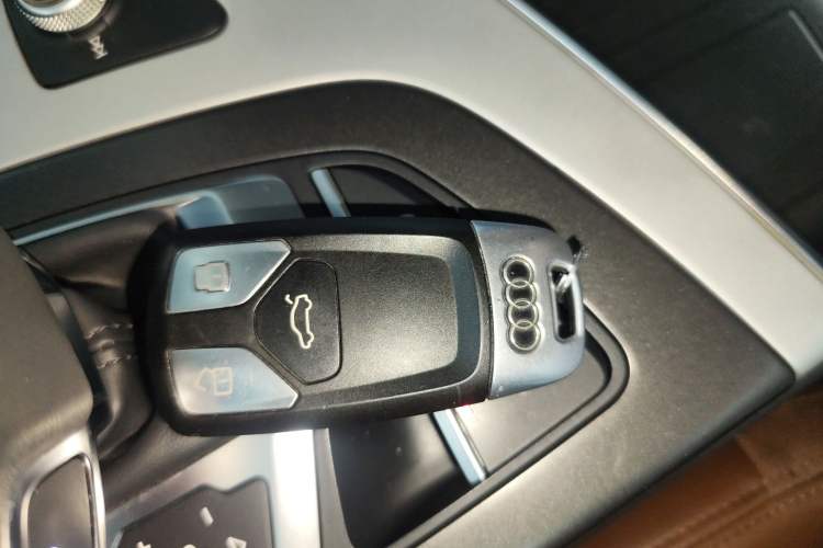 Used Audi Q7 2018 40 TFSI Comfort Model Interior 1