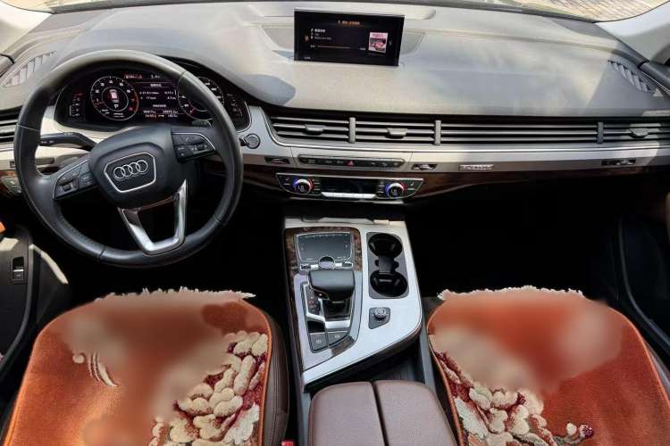 Used Audi Q7 2018 45 TFSI S line Sport Edition Interior 1