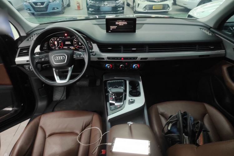Used Audi Q7 2018 45 TFSI Technology Edition Interior 2