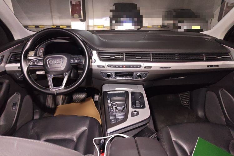 Used Audi Q7 2018 45 TFSI Technology Edition Interior 2
