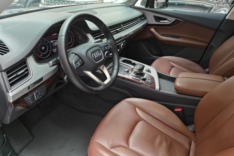 Used Audi Q7 2018 45 TFSI S line Sport Edition Interior 3