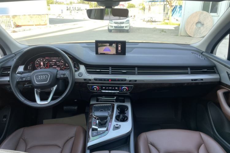 Used Audi Q7 2018 45 TFSI Technology Edition Interior 4