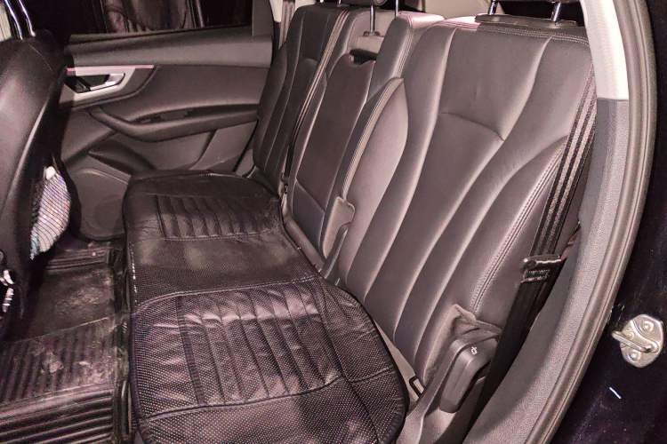 Used Audi Q7 2018 45 TFSI Technology Edition Interior 4