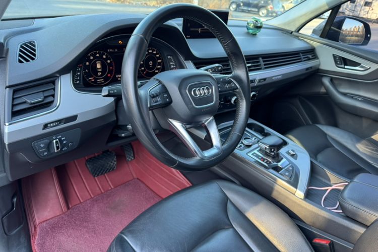 Used Audi Q7 2018 45 TFSI Technology Edition Interior 4