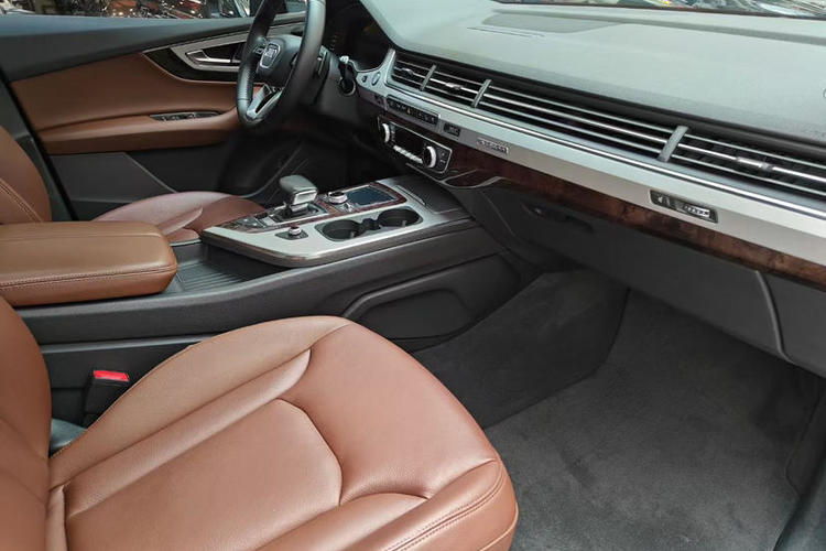 Used Audi Q7 2018 45 TFSI Technology Edition Interior 5