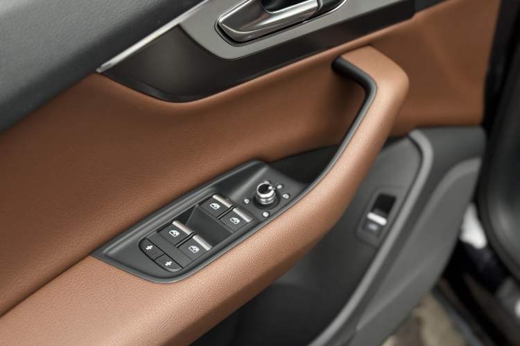Used Audi Q7 2018 40 TFSI Comfort Model Interior 5