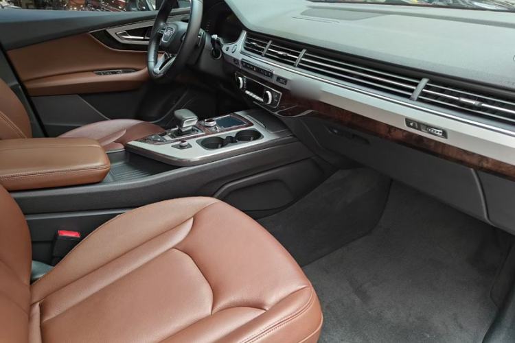 Used Audi Q7 2018 45 TFSI S line Sport Edition Interior 5