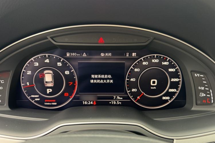 Used Audi Q7 2018 40 TFSI Comfort Model Interior 8