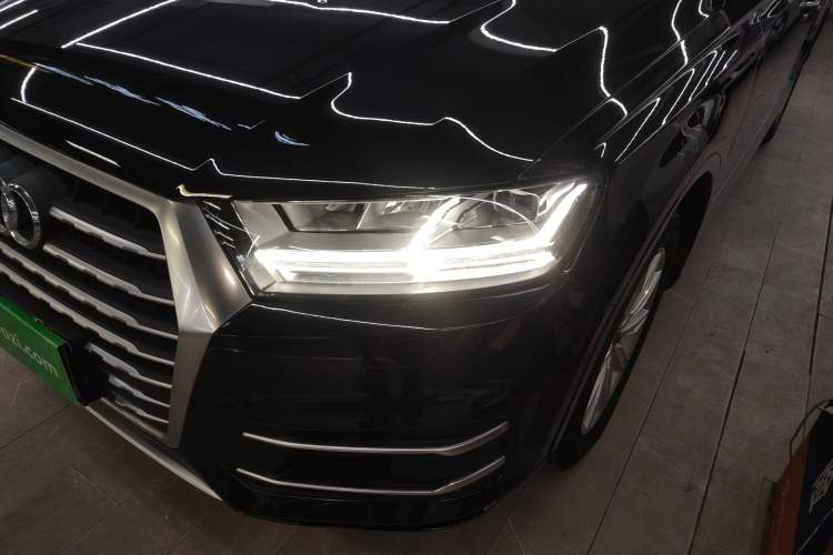 Used Audi Q7 2018 45 TFSI Technology Edition Left Front Headlight