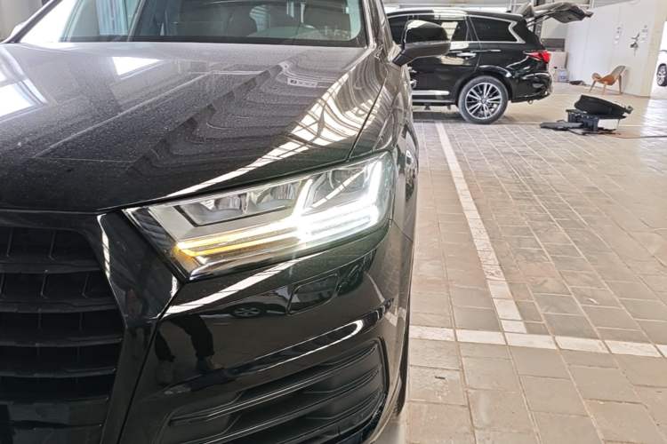 Used Audi Q7 2018 40 TFSI Comfort Model Left Front Headlight