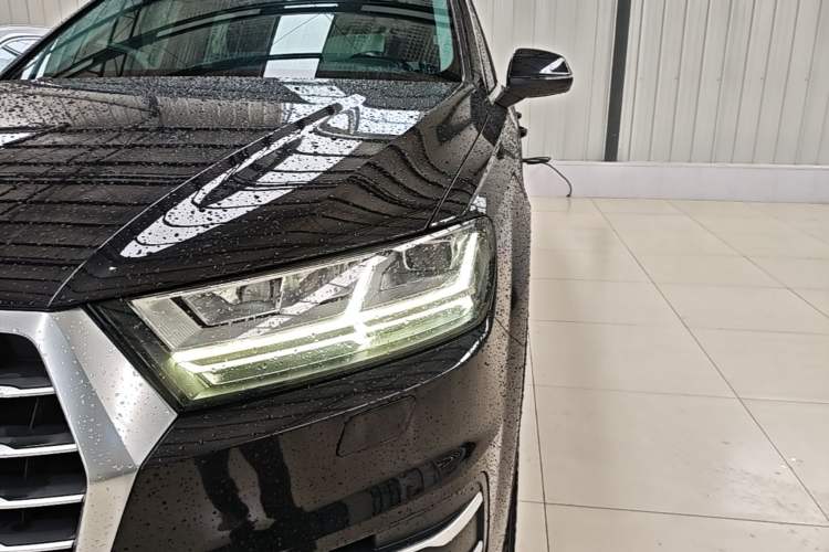 Used Audi Q7 2018 40 TFSI Comfort Model Left Front Headlight