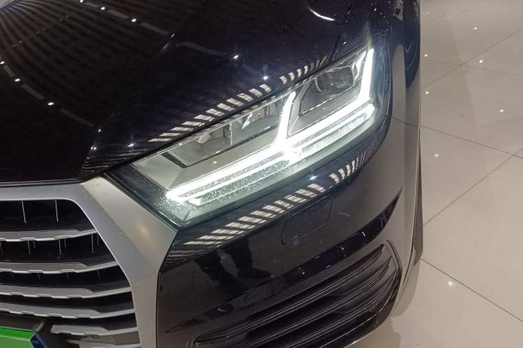 Used Audi Q7 2018 40 TFSI Comfort Model Left Front Headlight