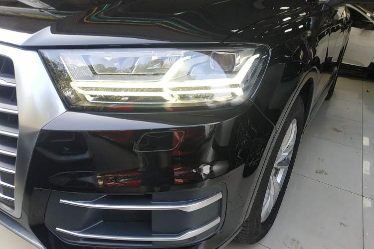 Used Audi Q7 2018 40 TFSI Comfort Model Left Front Headlight