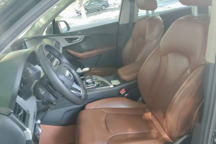 Used Audi Q7 2018 45 TFSI Technology Edition Left Front Seat