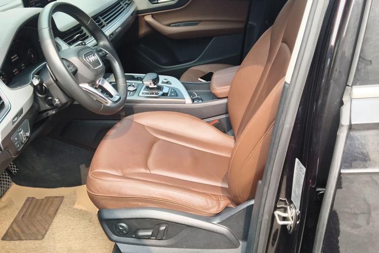 Used Audi Q7 2018 45 TFSI Technology Edition Left Front Seat