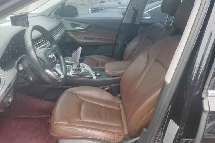 Used Audi Q7 2018 45 TFSI Technology Edition Left Front Seat