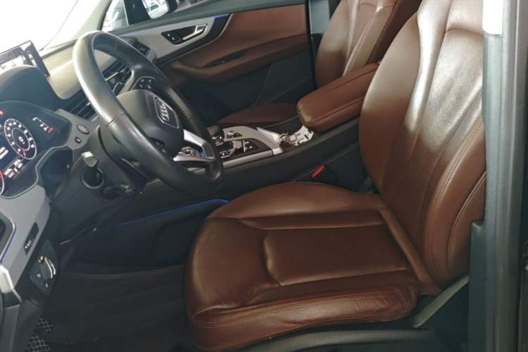 Used Audi Q7 2018 40 TFSI Comfort Model Left Front Seat