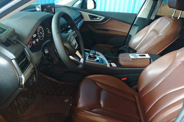 Used Audi Q7 2018 40 TFSI Comfort Model Left Front Seat