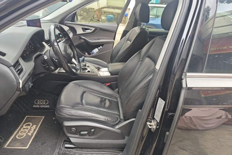 Used Audi Q7 2018 40 TFSI Comfort Model Left Front Seat