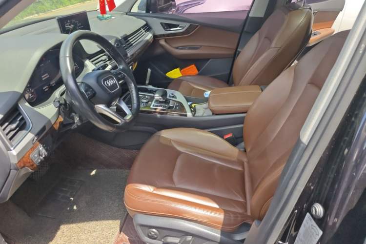 Used Audi Q7 2018 45 TFSI Technology Edition Left Front Seat