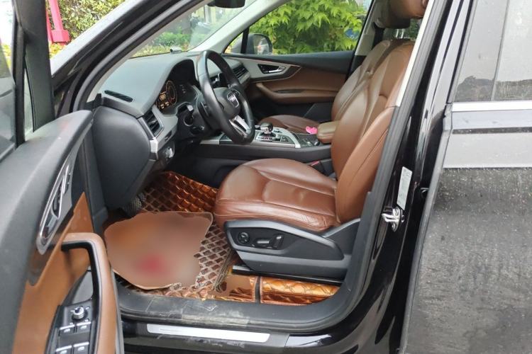 Used Audi Q7 2018 40 TFSI Comfort Model Left Front Seat