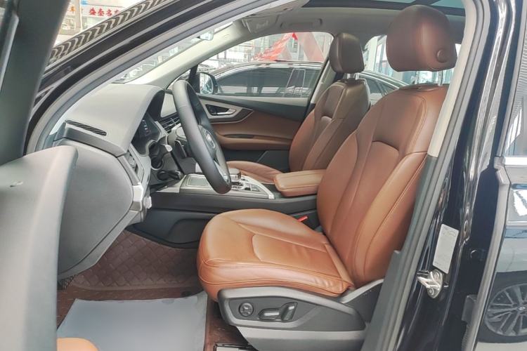 Used Audi Q7 2018 45 TFSI Technology Edition Left Front Seat