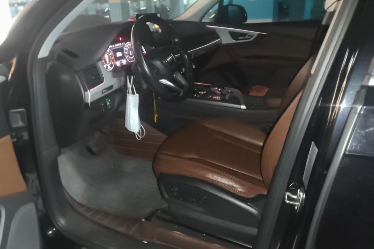 Used Audi Q7 2018 40 TFSI Comfort Model Left Front Seat