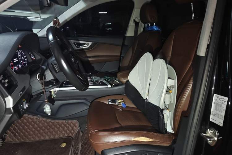 Used Audi Q7 2018 40 TFSI Comfort Model Left Front Seat