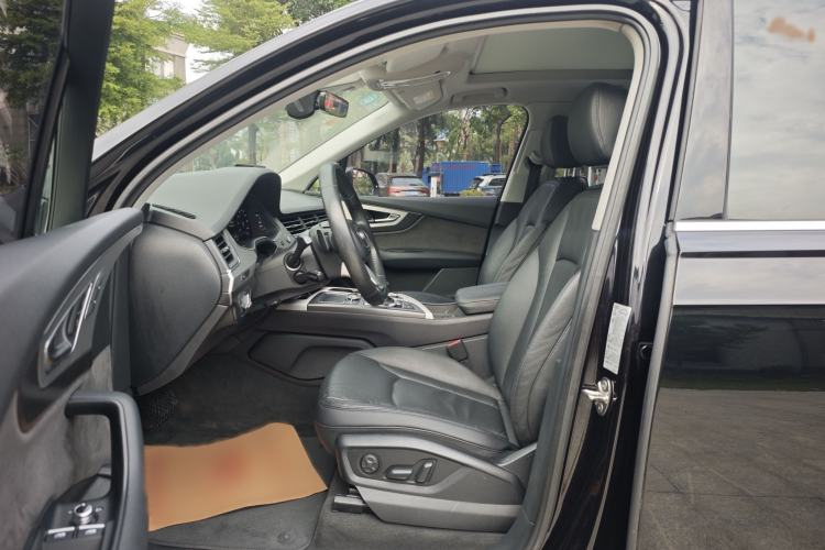Used Audi Q7 2018 40 TFSI S line Sport Edition Left Front Seat