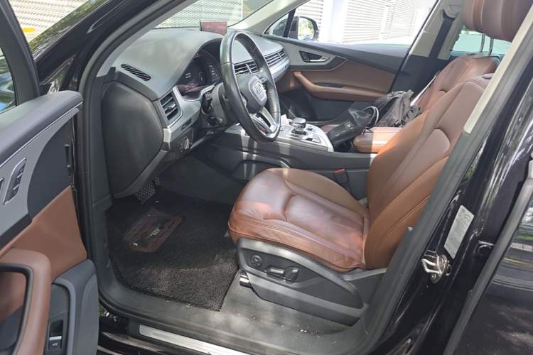 Used Audi Q7 2018 45 TFSI Technology Edition Left Front Seat
