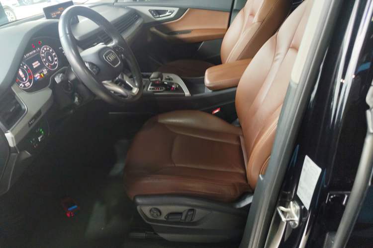 Used Audi Q7 2018 40 TFSI Comfort Model Left Front Seat