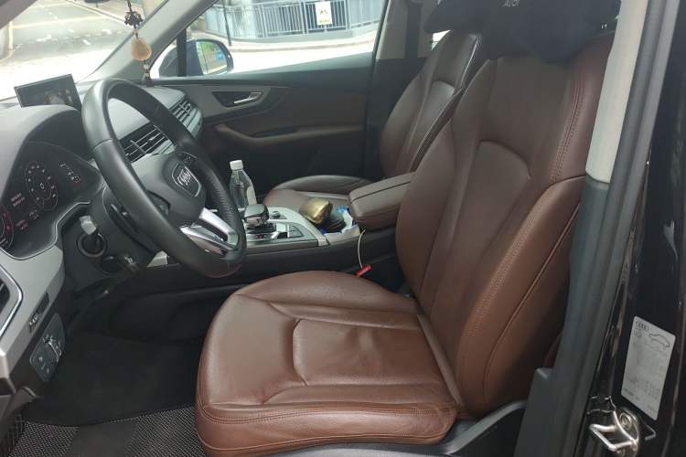Used Audi Q7 2018 45 TFSI Technology Edition Left Front Seat