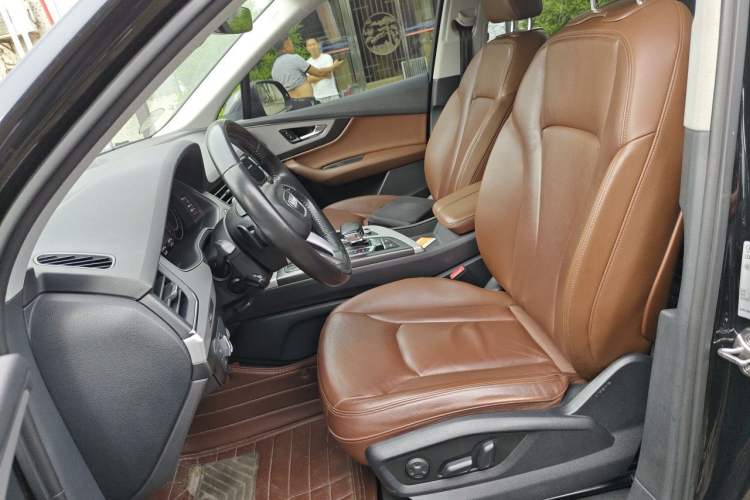Used Audi Q7 2018 45 TFSI Technology Edition Left Front Seat