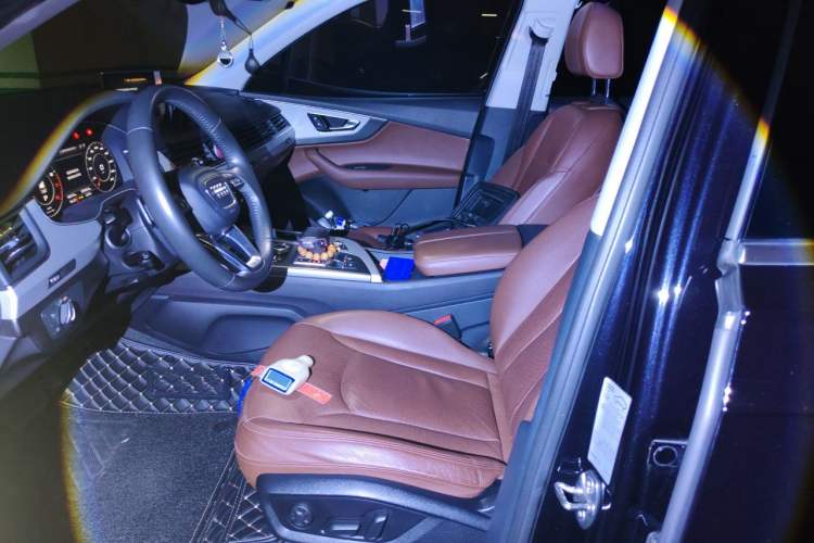 Used Audi Q7 2018 45 TFSI Technology Edition Left Front Seat