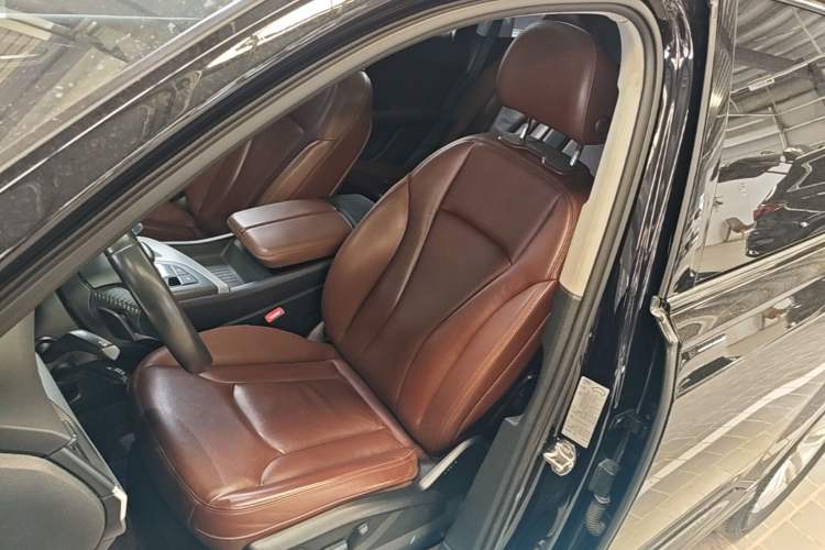 Used Audi Q7 2018 40 TFSI Comfort Model Left Front Seat