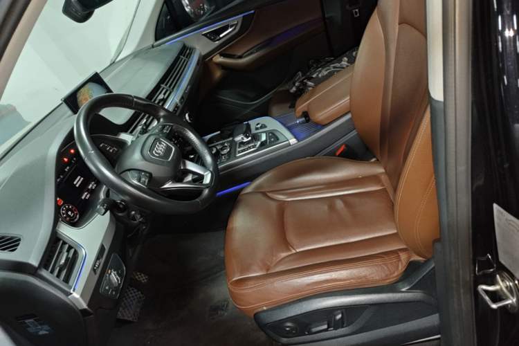 Used Audi Q7 2018 45 TFSI Technology Edition Left Front Seat