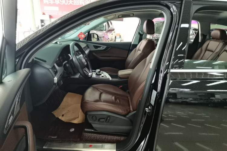 Used Audi Q7 2018 45 TFSI Technology Edition Left Front Seat
