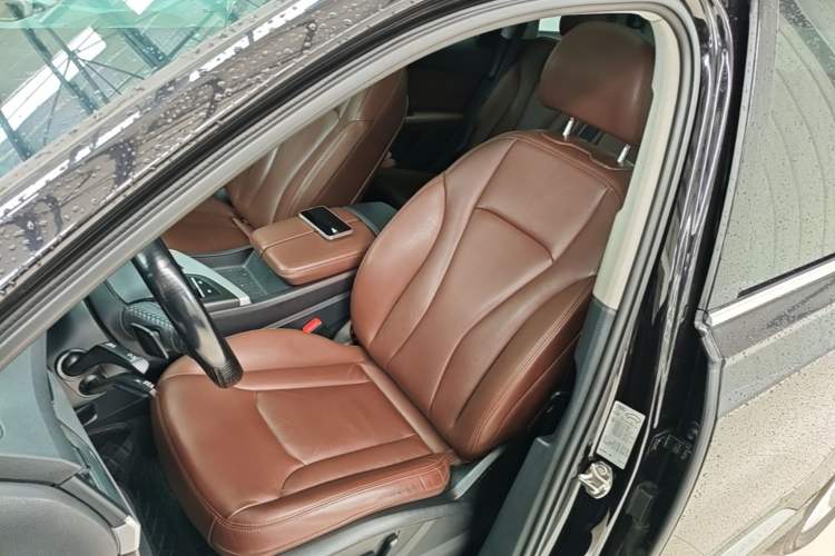 Used Audi Q7 2018 40 TFSI Comfort Model Left Front Seat